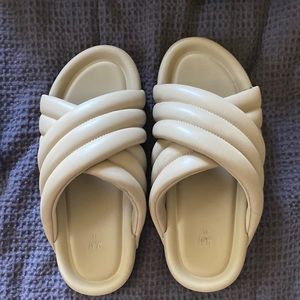 H&M Puffy Slides Sz41/10-10.5